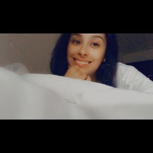 Meet your Posher, Cassie 💛